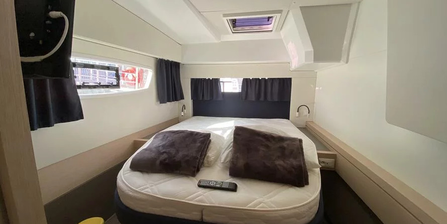 Fountaine Pajot Astrea 42