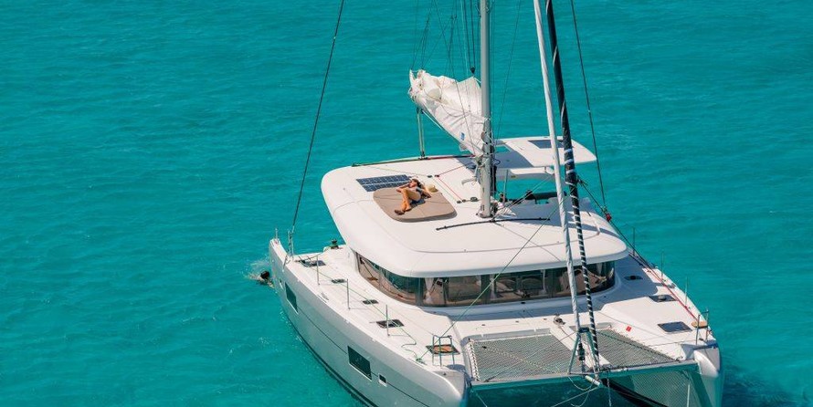 Lagoon 42 - 4 + 2 cab.