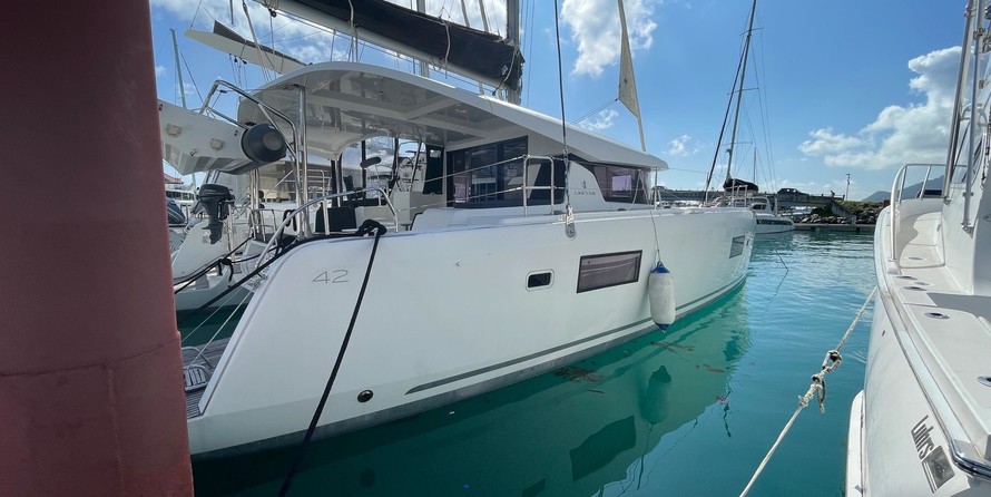 Lagoon 42