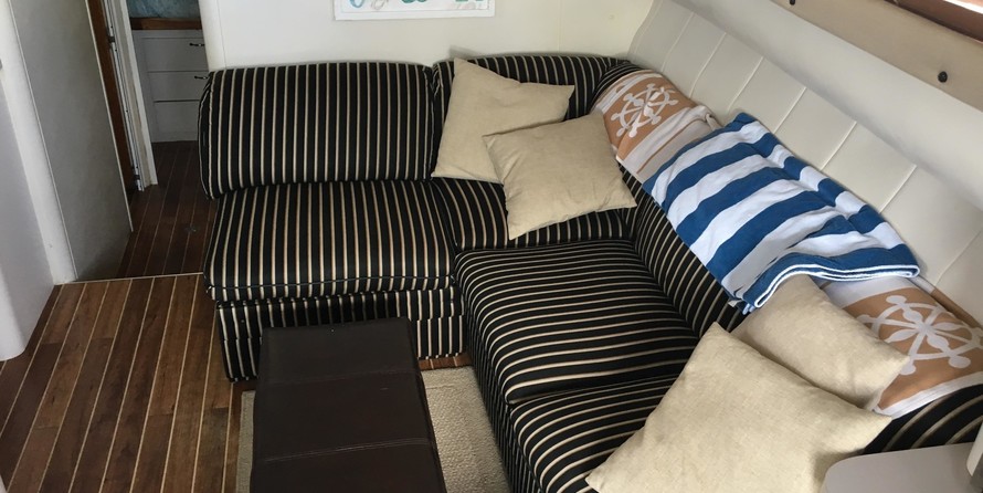 Legacy 40 sedan bridge