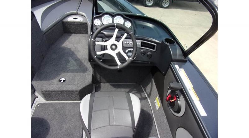 Lund Boats 1875 Crossover XS