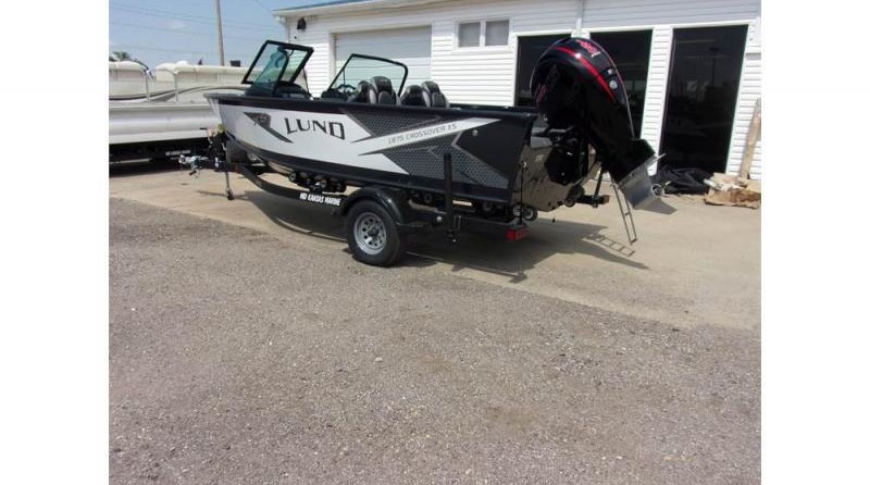 Lund Boats 1875 Crossover XS