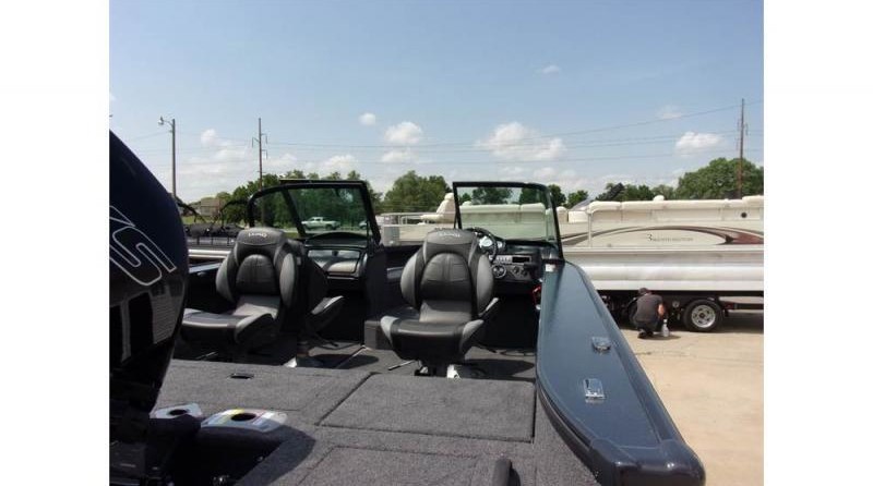 Lund Boats 1875 Crossover XS