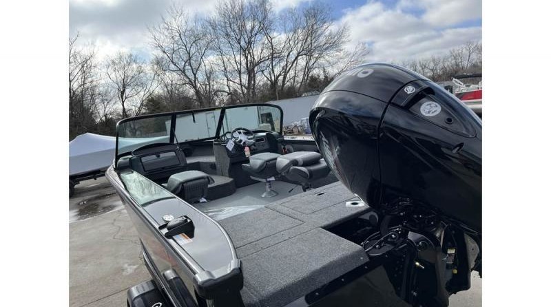 Lund Boats 1875 Crossover XS