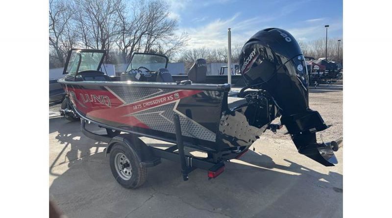 Lund Boats 1875 Crossover XS