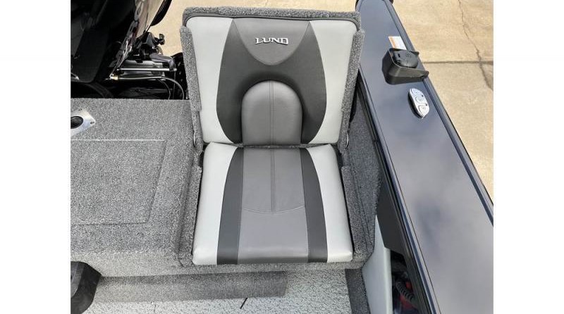 Lund Boats 1875 Crossover XS