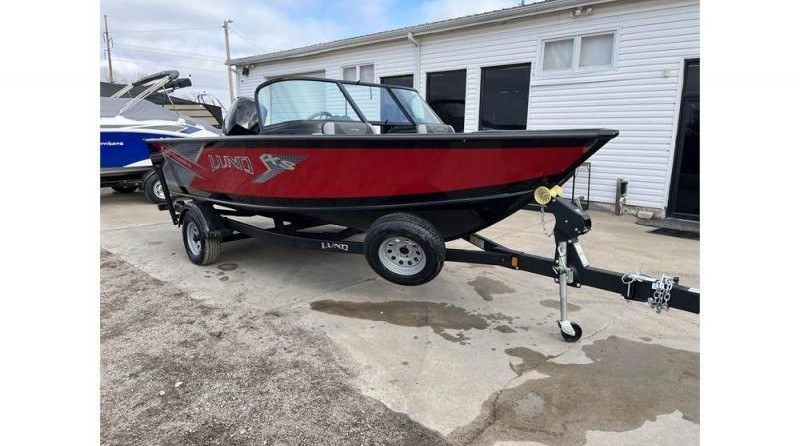 Lund Boats 1875 Crossover XS