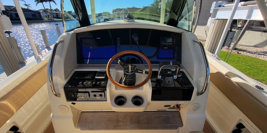 Chris-Craft Catalina 34