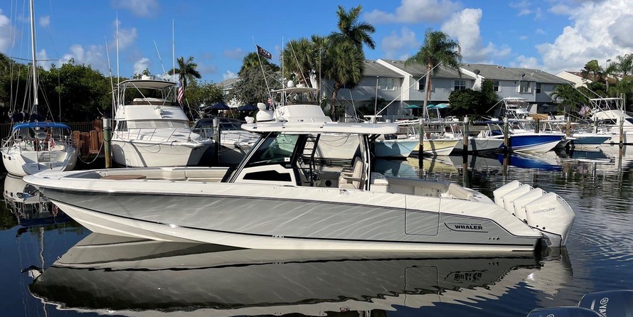 Boston Whaler 380 Outrage