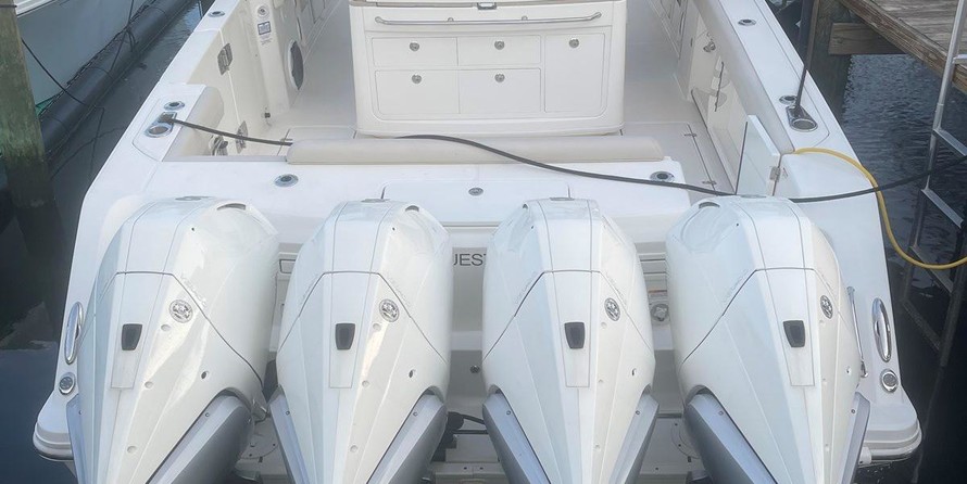 Boston Whaler 380 Outrage