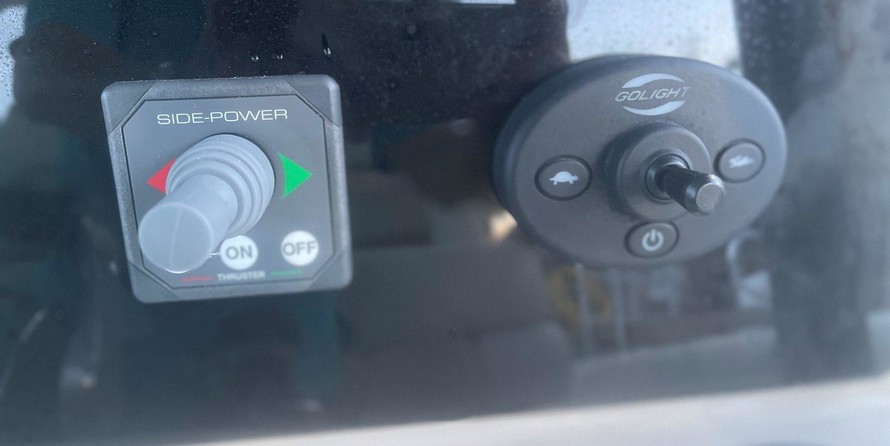 Boston Whaler 380 Outrage