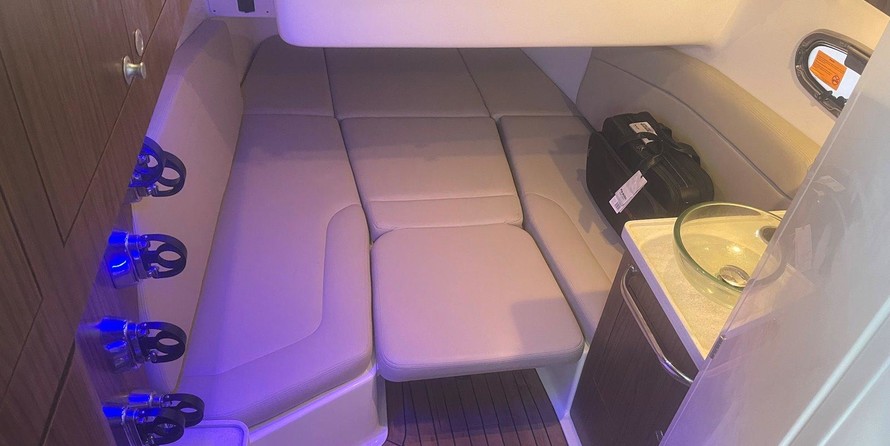 Boston Whaler 380 Outrage