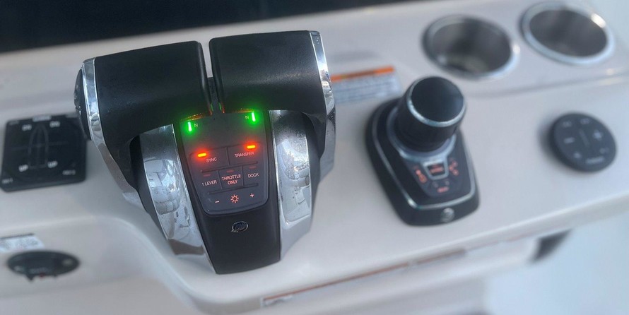 Boston Whaler 380 Outrage