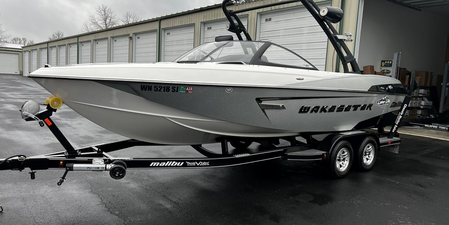 Malibu Wakesetter 23 LSV
