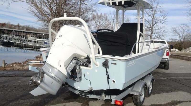 Boston Whaler 210 Montauk