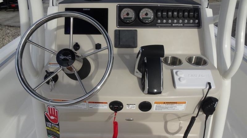 Boston Whaler 210 Montauk