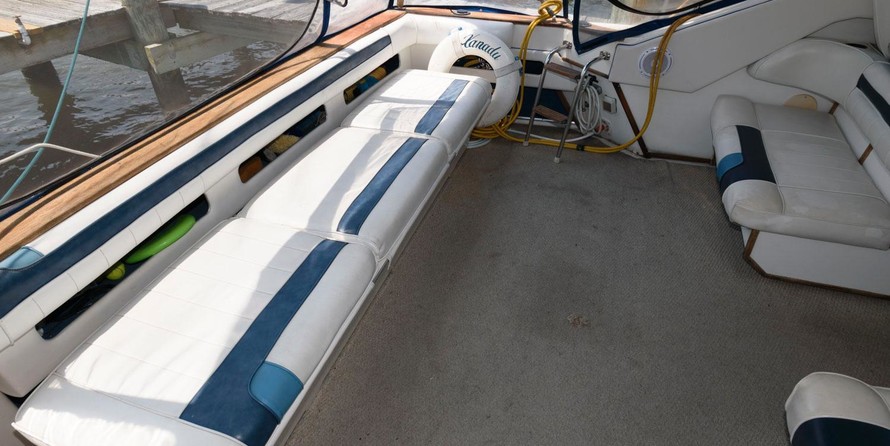 Sea ray 390 express cruiser