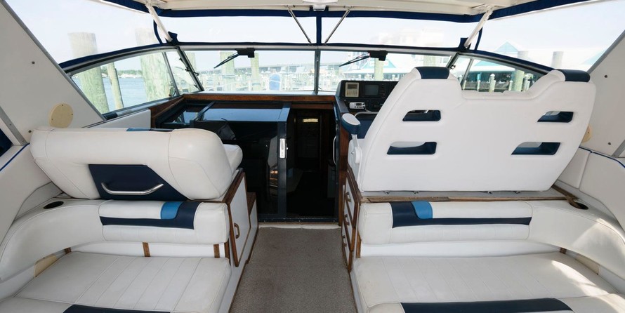 Sea ray 390 express cruiser