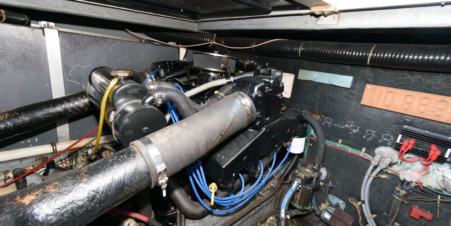 Sea ray 390 express cruiser