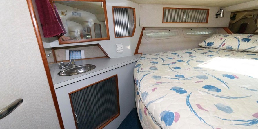 Sea ray 390 express cruiser