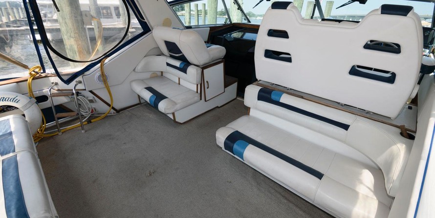 Sea ray 390 express cruiser