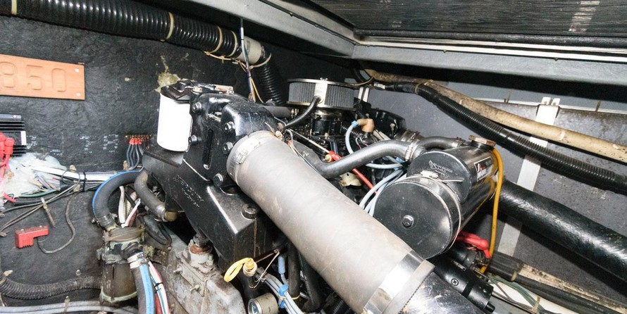 Sea ray 390 express cruiser