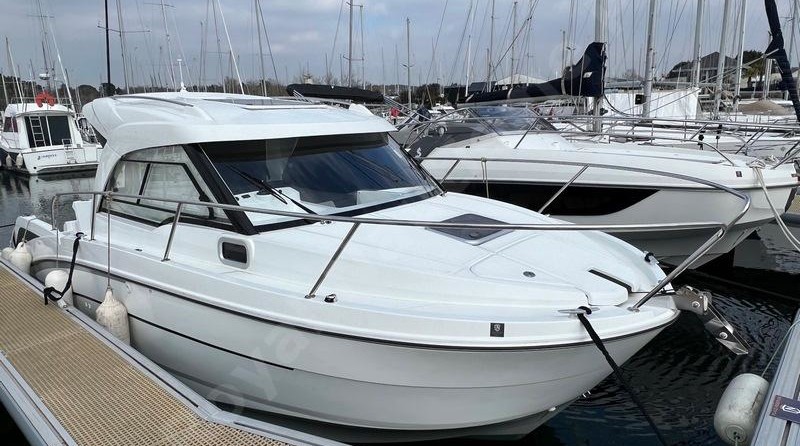 Beneteau Antares 8 OB
