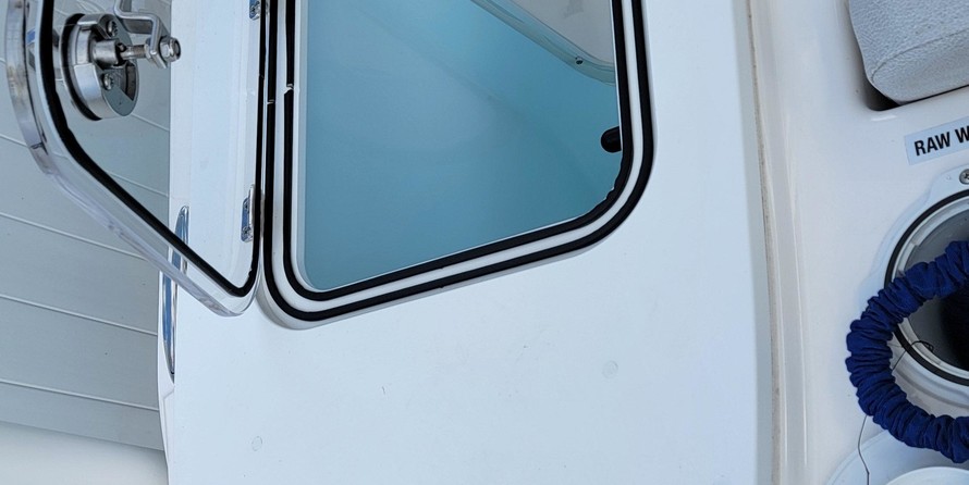 228 Sea Fox Commander