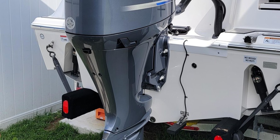 228 Sea Fox Commander