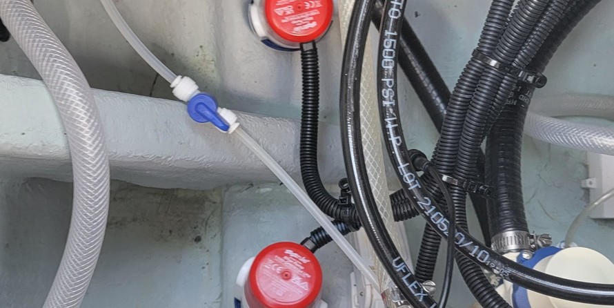 228 Sea Fox Commander