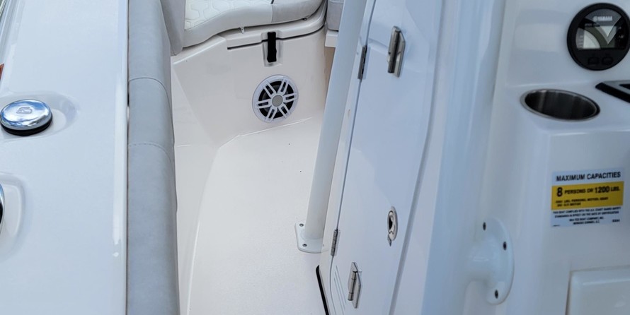 228 Sea Fox Commander