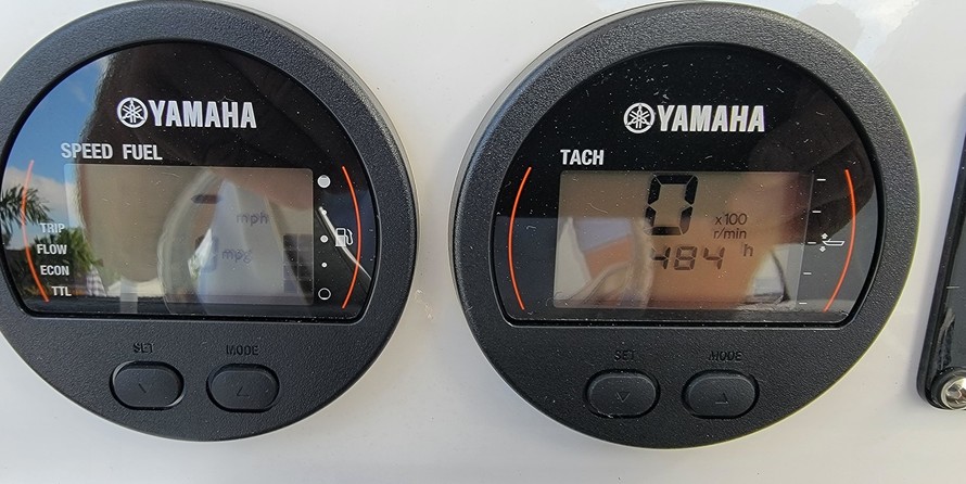 228 Sea Fox Commander