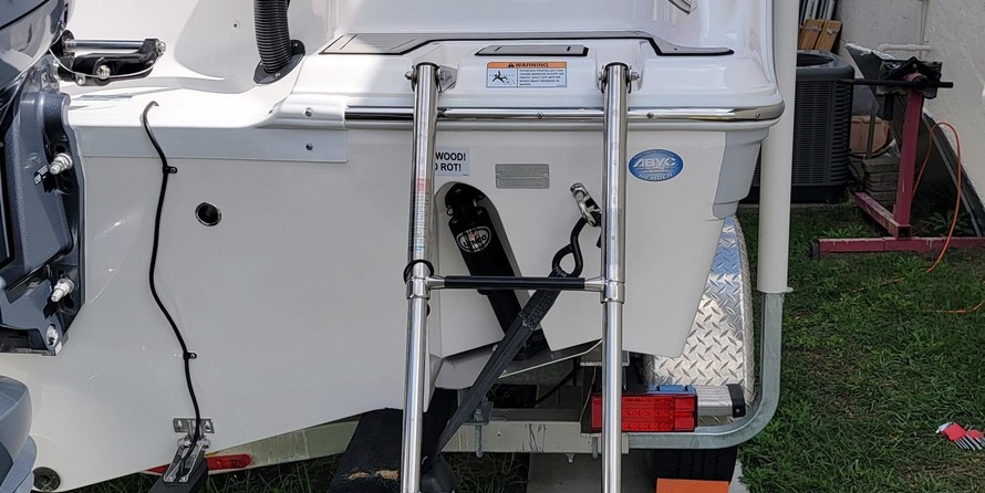 228 Sea Fox Commander