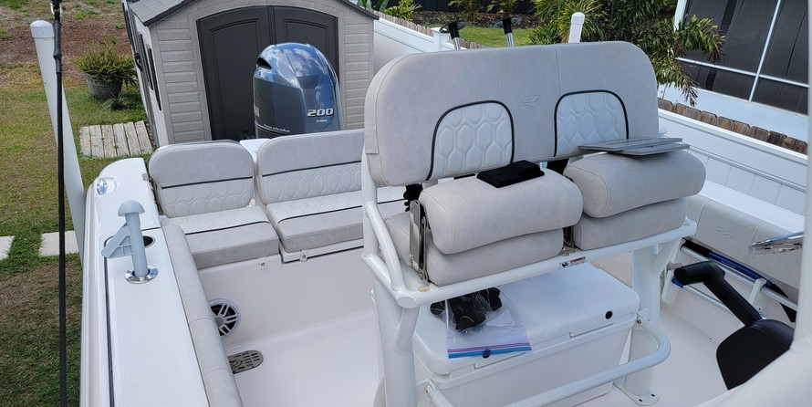 228 Sea Fox Commander