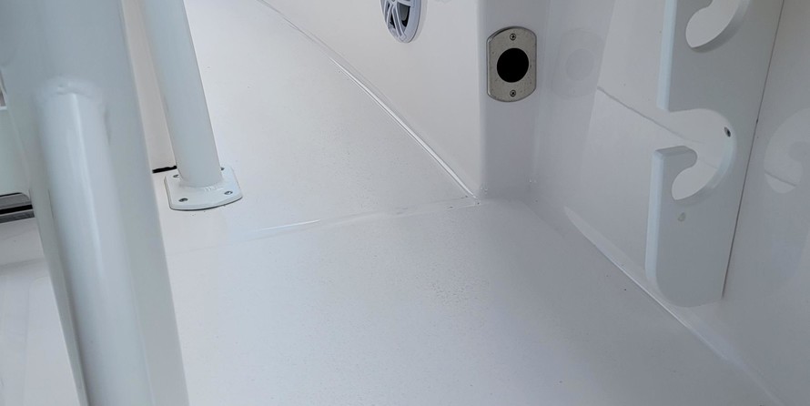 228 Sea Fox Commander