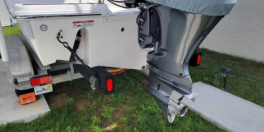 228 Sea Fox Commander