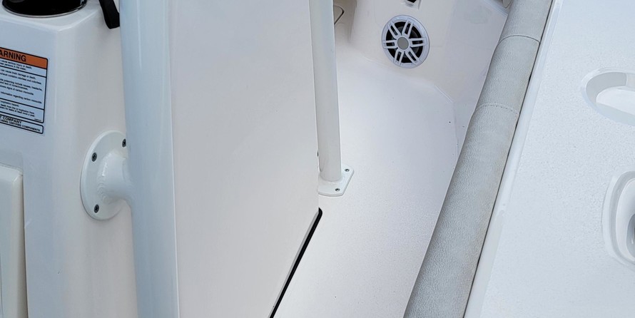 228 Sea Fox Commander