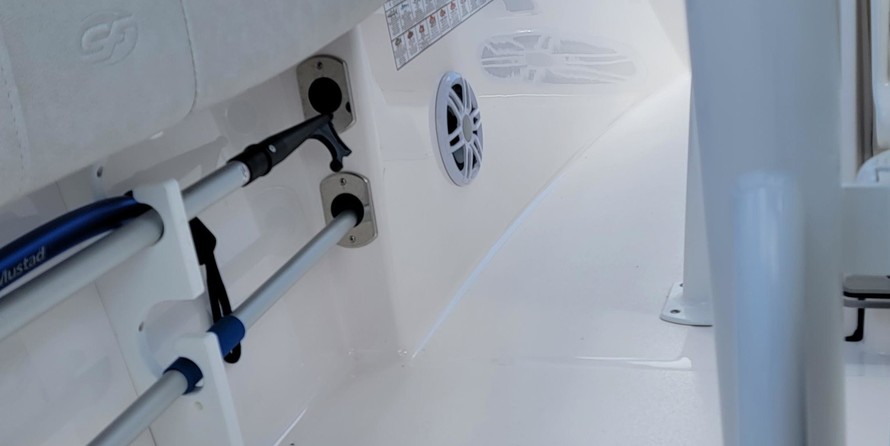 228 Sea Fox Commander