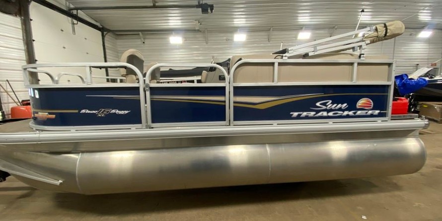 Sun Tracker Bass Buggy 16 DLX ET