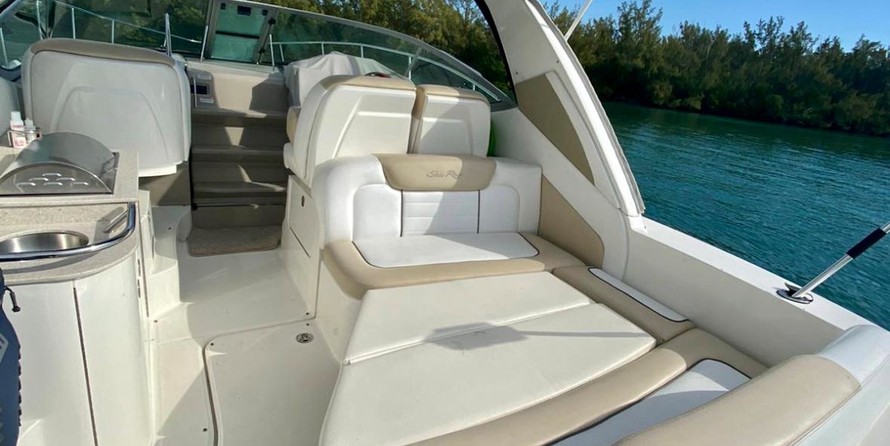 Sea Ray 330 Sundancer