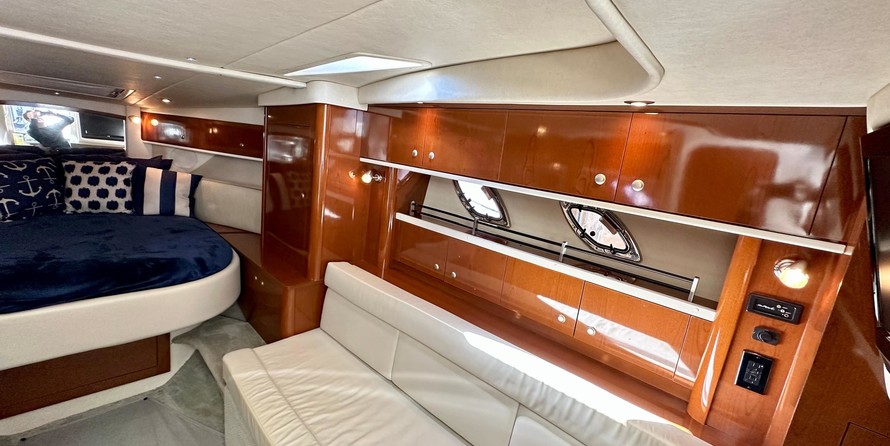 Sea Ray 330 Sundancer