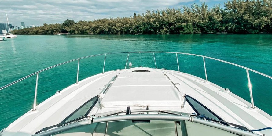 Sea Ray 330 Sundancer