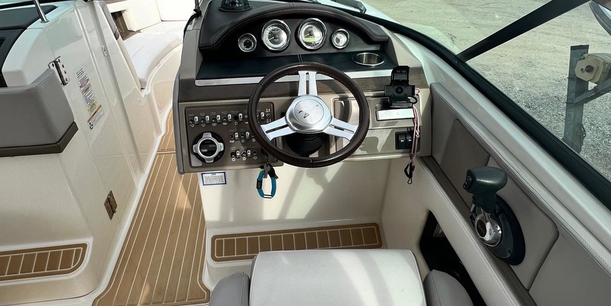 Sea Ray 270 SLX