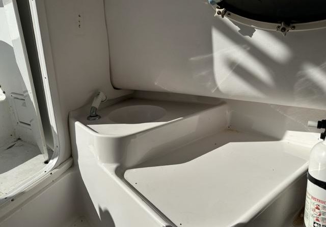 Pro-line 24 walkaround cuddy