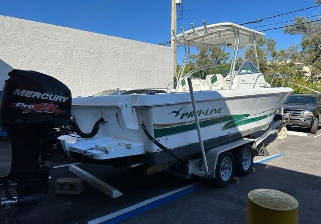 Pro-line 24 walkaround cuddy