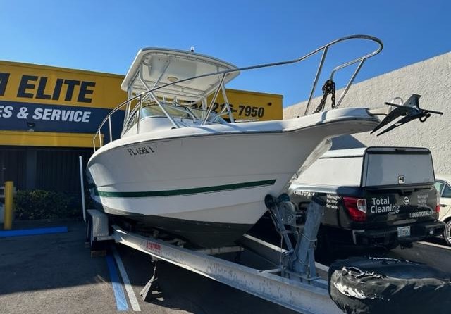 Pro-line 24 walkaround cuddy