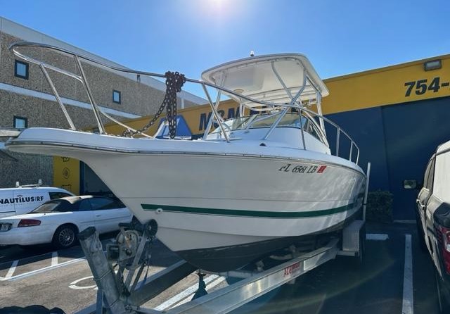 Pro-line 24 walkaround cuddy