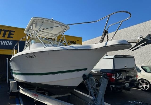 Pro-line 24 walkaround cuddy