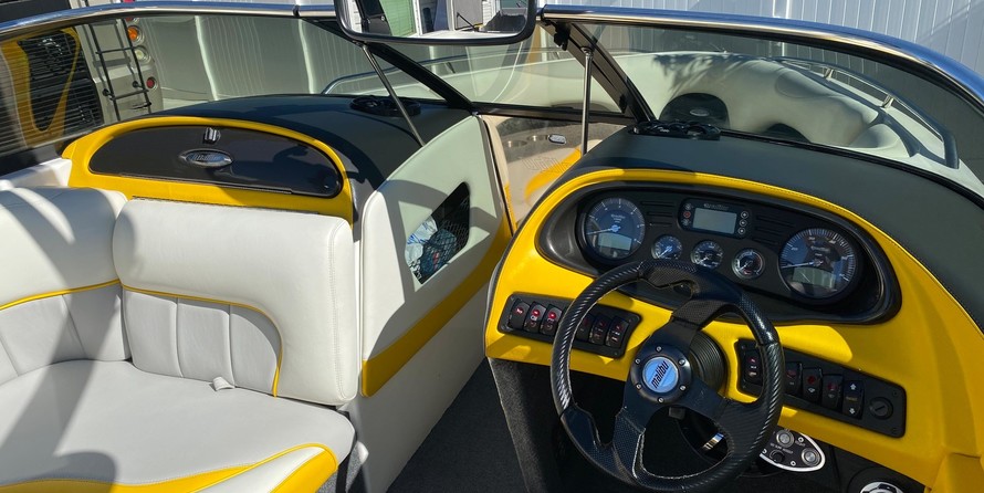 Malibu Wakesetter 23 LSV