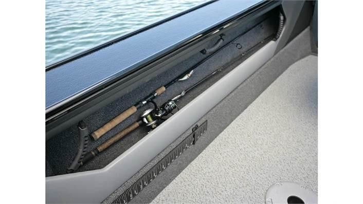 Lund Boats 1875 Crossover XS